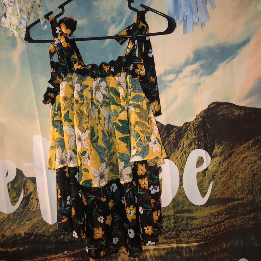 NWOT Flowy tank top